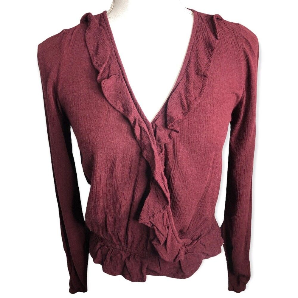 Cape Juby Ruffled V-neck Long Sleeve Crop Top